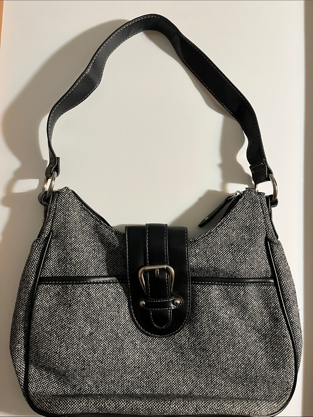 Classic Black & Gray Shoulder Bag – Timeless Everyday Style